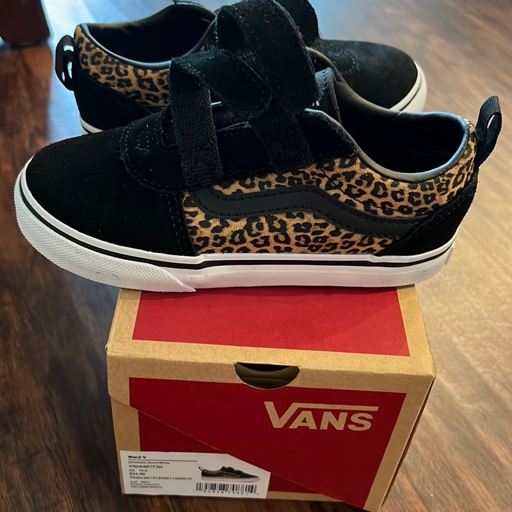 Toddler girl Vans. New with tag! Size 10